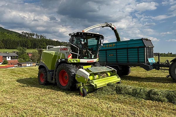 PMP Agrar OG - Gras haeckseln